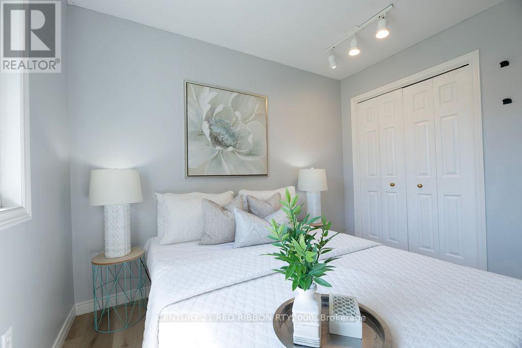 Photo 21 of 40 for 152 Beech Street