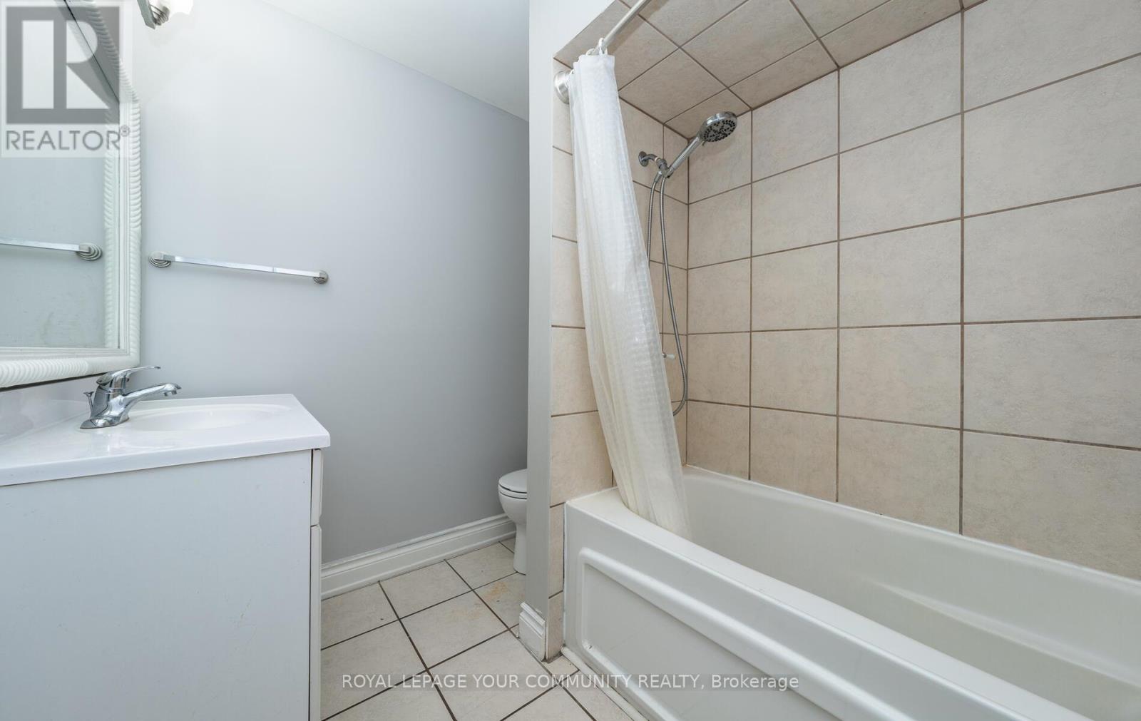 53 Newbury Drive, Newmarket (Bristol-London), Ontario  L3Y 4P9 - Photo 17 - N12399939