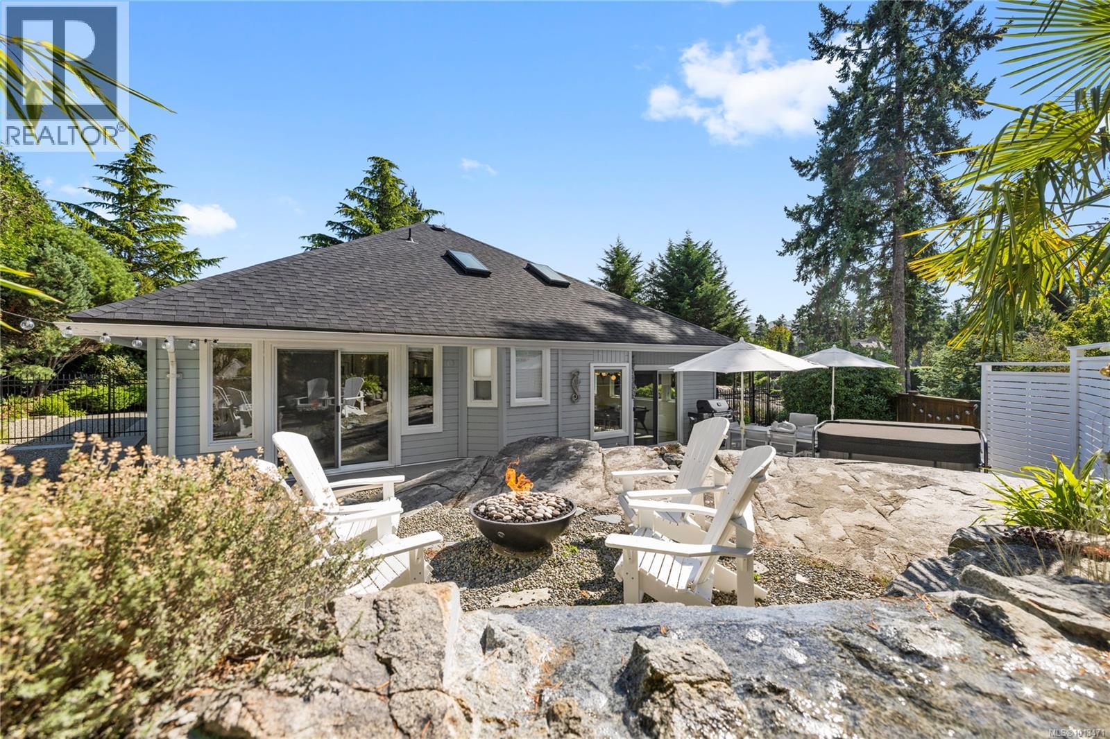 Property at 3425 Carmichael Rd image 3