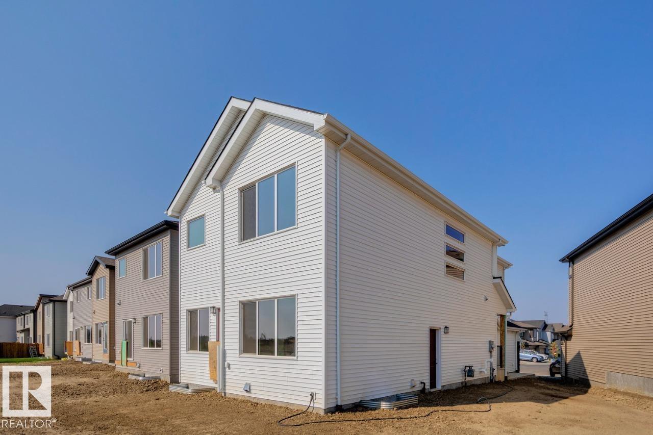 Property at 2807 5 AV SW image 5