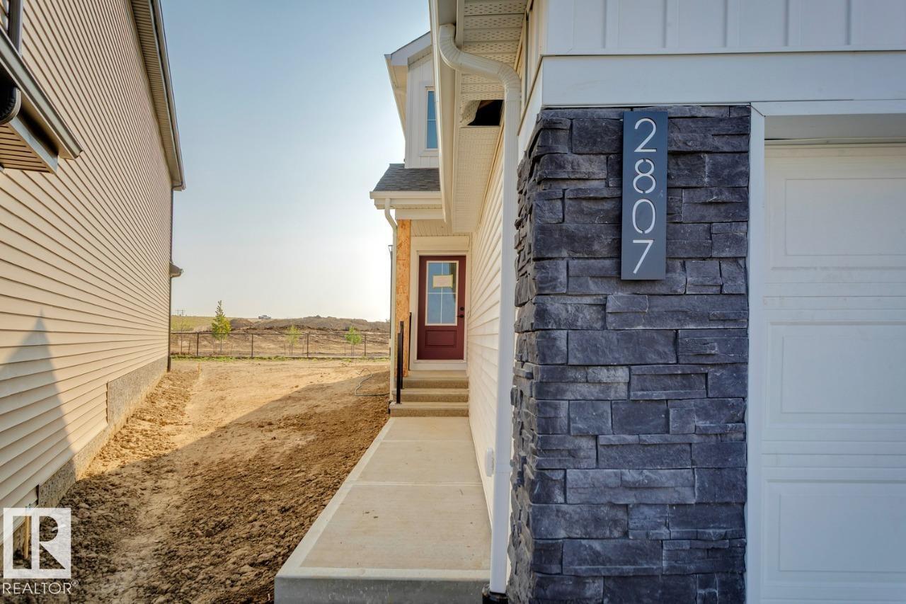Property at 2807 5 AV SW image 3