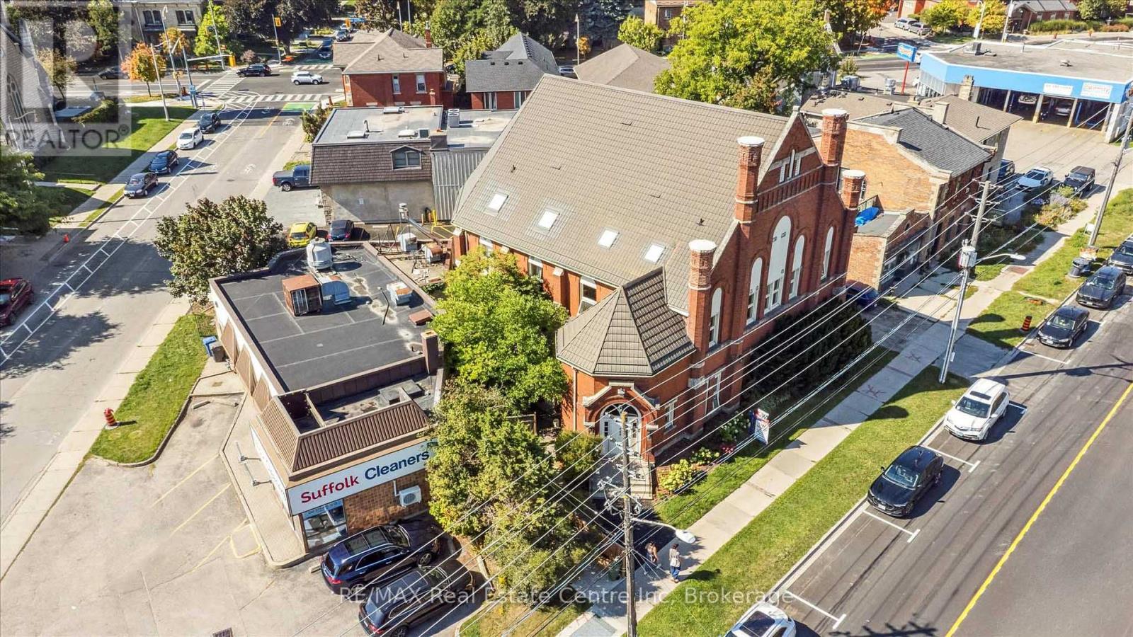 204 - 200 Woolwich Street, Guelph (Downtown), Ontario  N1H 3V7 - Photo 3 - X12400233