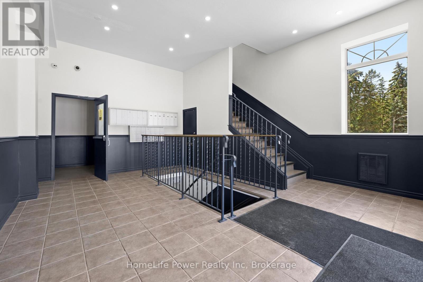 107 - 27 Bridge Street, Brantford, Ontario  N3T 3C9 - Photo 6 - X12400251