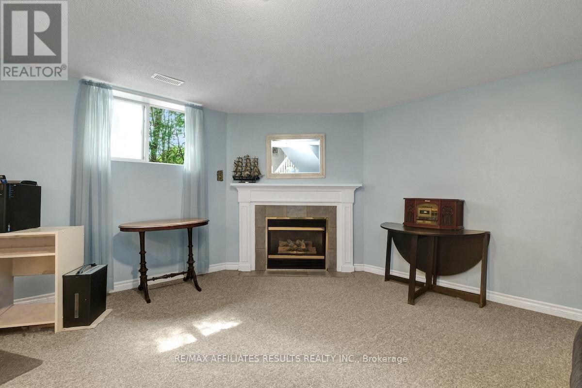 2 Wedgewood Crescent, Ottawa, Ontario  K1B 4B4 - Photo 35 - X12400275