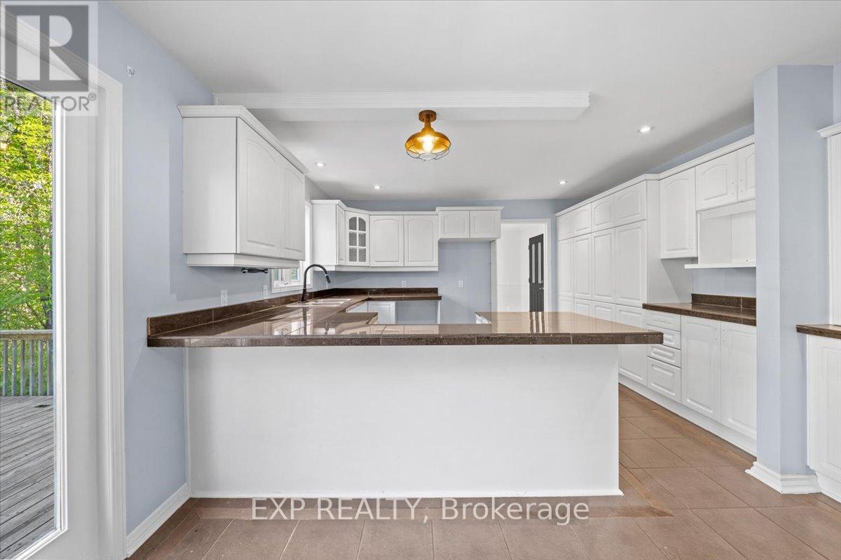 129 Lady Slipper Way, Ottawa, Ontario  K0A 1L0 - Photo 12 - X12400294