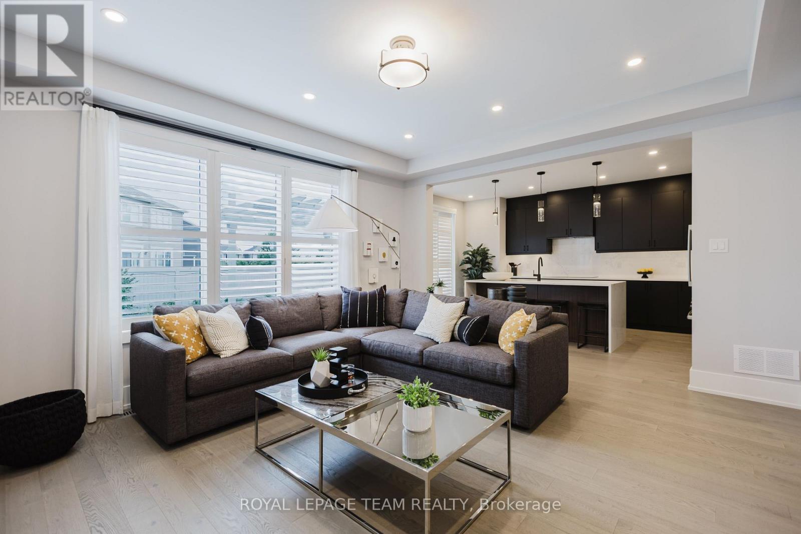 919 Finescale Way, Ottawa, Ontario  K2J 0R5 - Photo 13 - X12400323