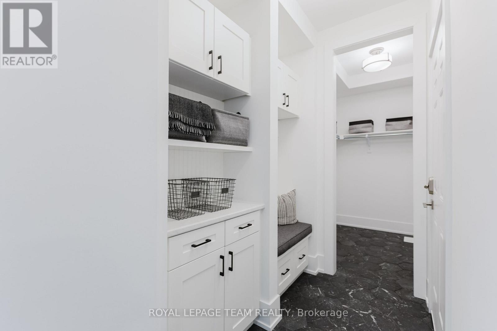 919 Finescale Way, Ottawa, Ontario  K2J 0R5 - Photo 18 - X12400323