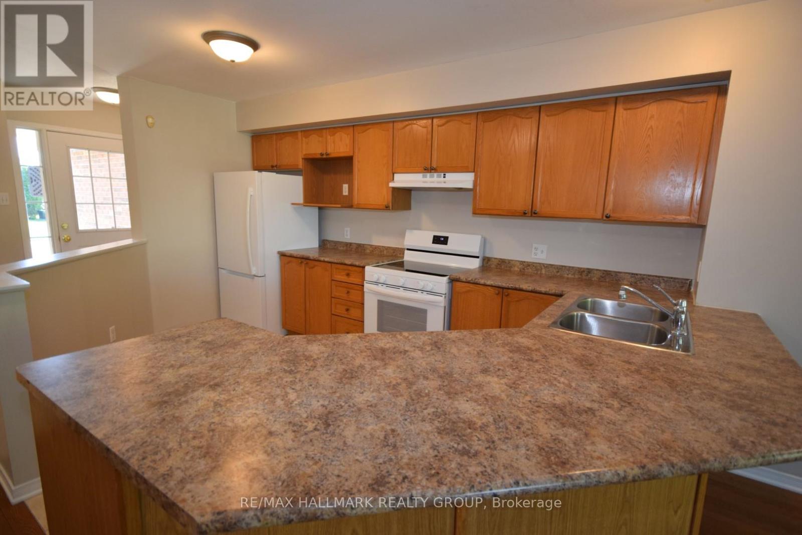 119 Topham Terrace, Ottawa, Ontario  K4A 5B8 - Photo 3 - X12400338