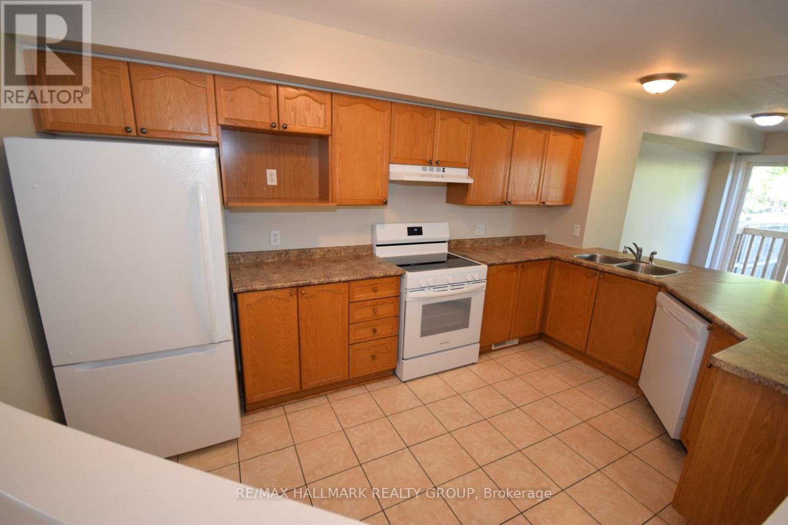 119 Topham Terrace, Ottawa, Ontario  K4A 5B8 - Photo 4 - X12400338