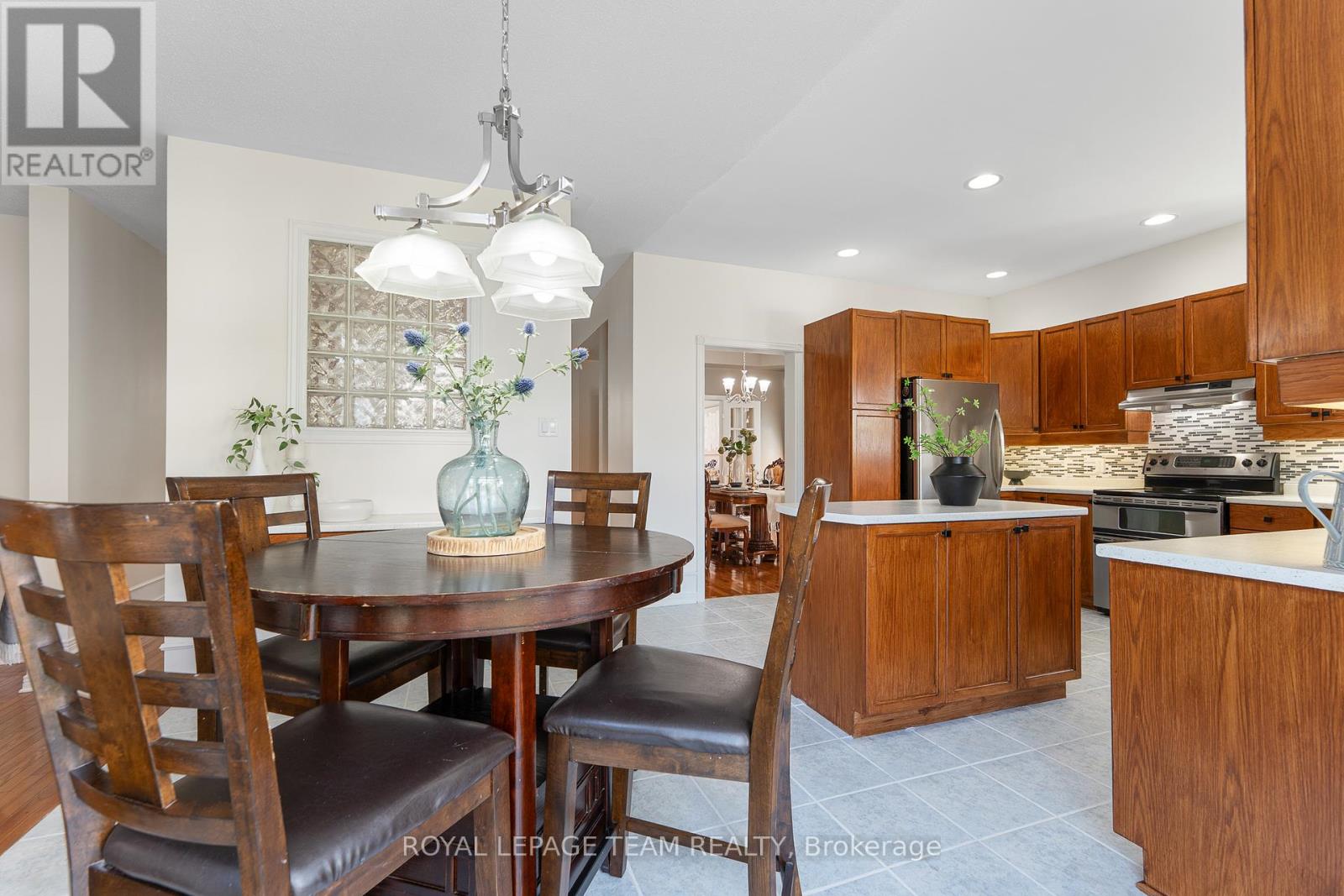 19 Black Tern Crescent, Ottawa, Ontario  K2M 2Z4 - Photo 18 - X12400374