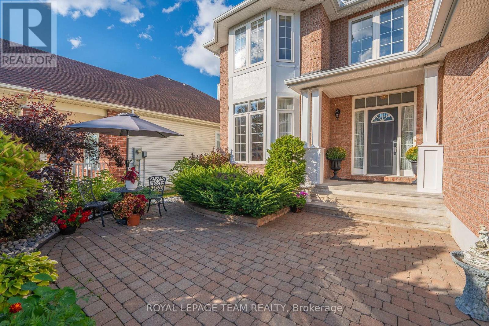 19 Black Tern Crescent, Ottawa, Ontario  K2M 2Z4 - Photo 2 - X12400374