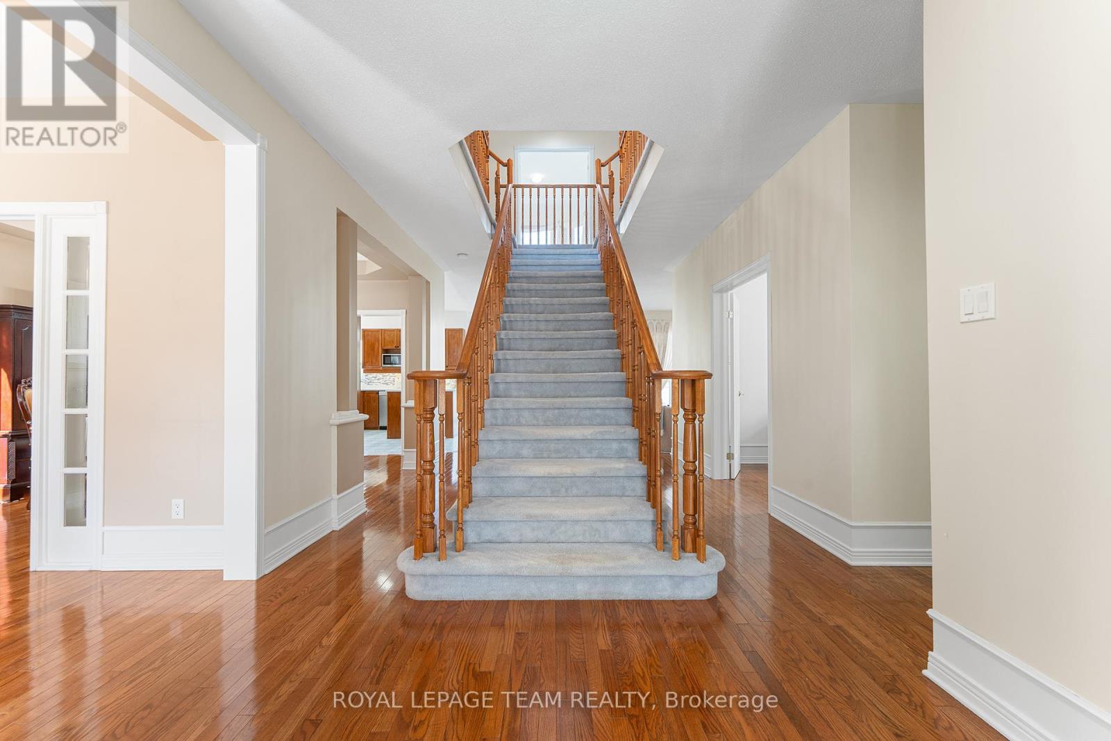 19 Black Tern Crescent, Ottawa, Ontario  K2M 2Z4 - Photo 6 - X12400374