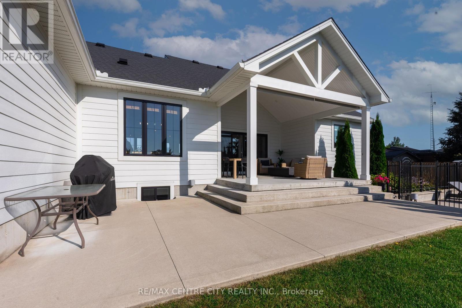 7923 Fairview Road, St. Thomas, Ontario  N5P 3S8 - Photo 31 - X12400284