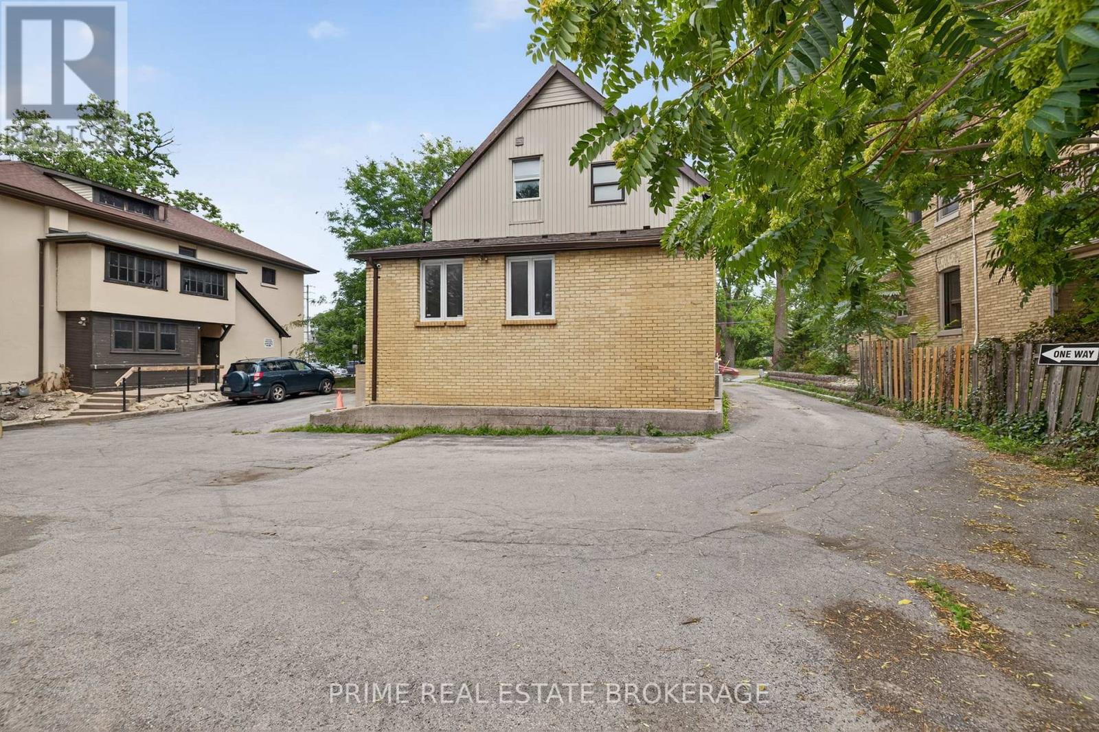Upper - 281 Oxford Street E, London East, Ontario  N6H 5L2 - Photo 11 - X12400345