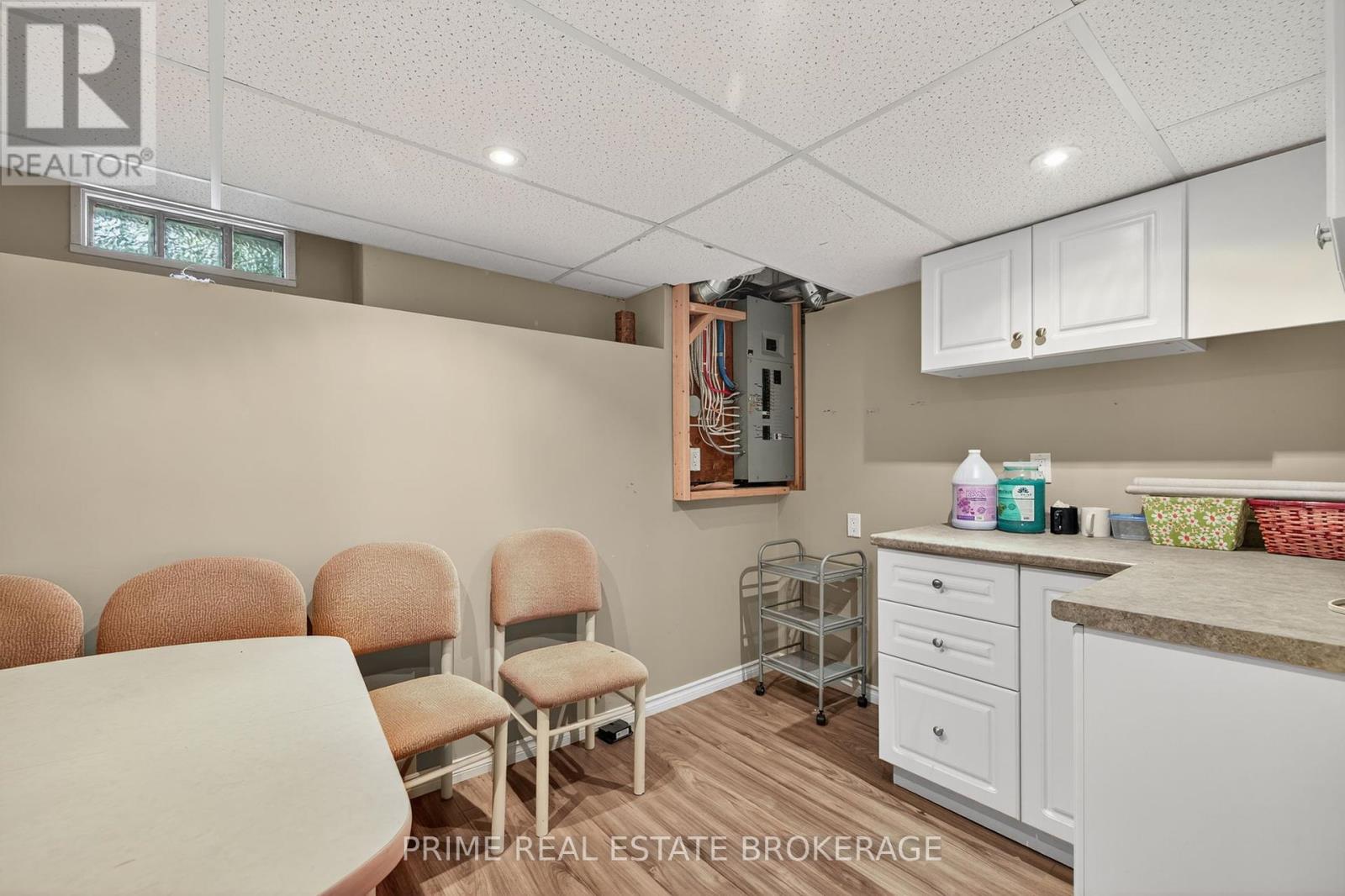 Main - 281 Oxford Street E, London East, Ontario  N6H 5L2 - Photo 12 - X12400346