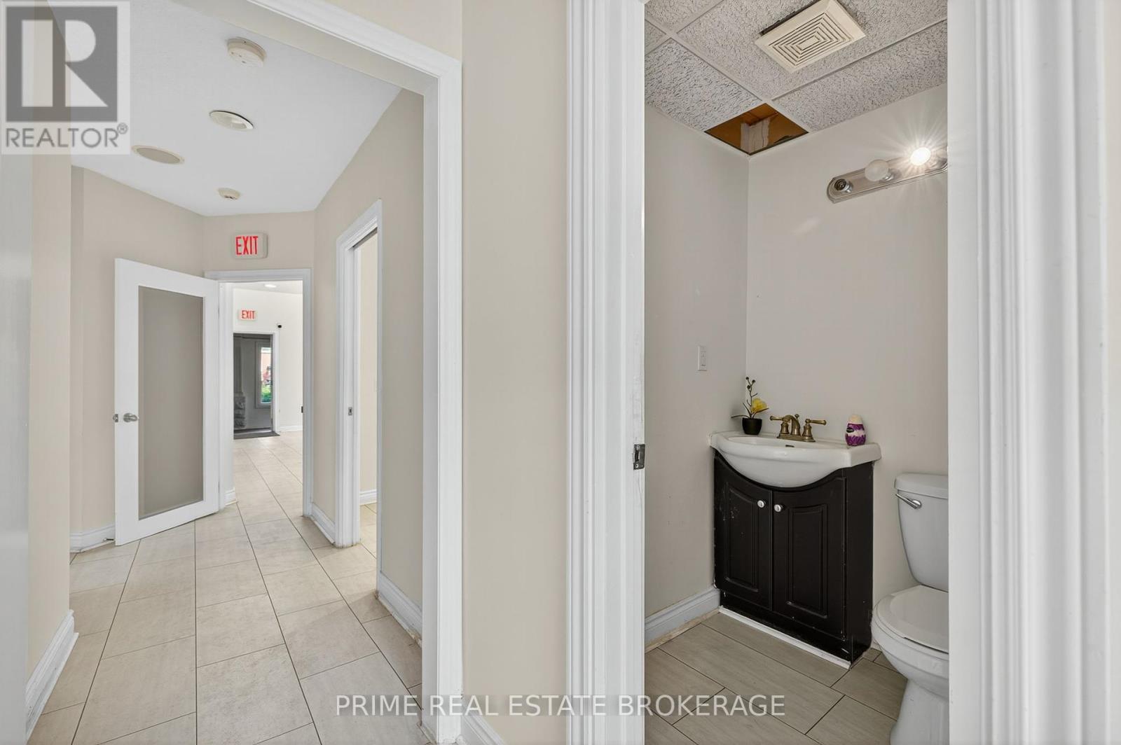 Main - 281 Oxford Street E, London East, Ontario  N6H 5L2 - Photo 6 - X12400346