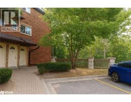 21 EVERGREEN Court Unit# 7, Barrie, Ontario