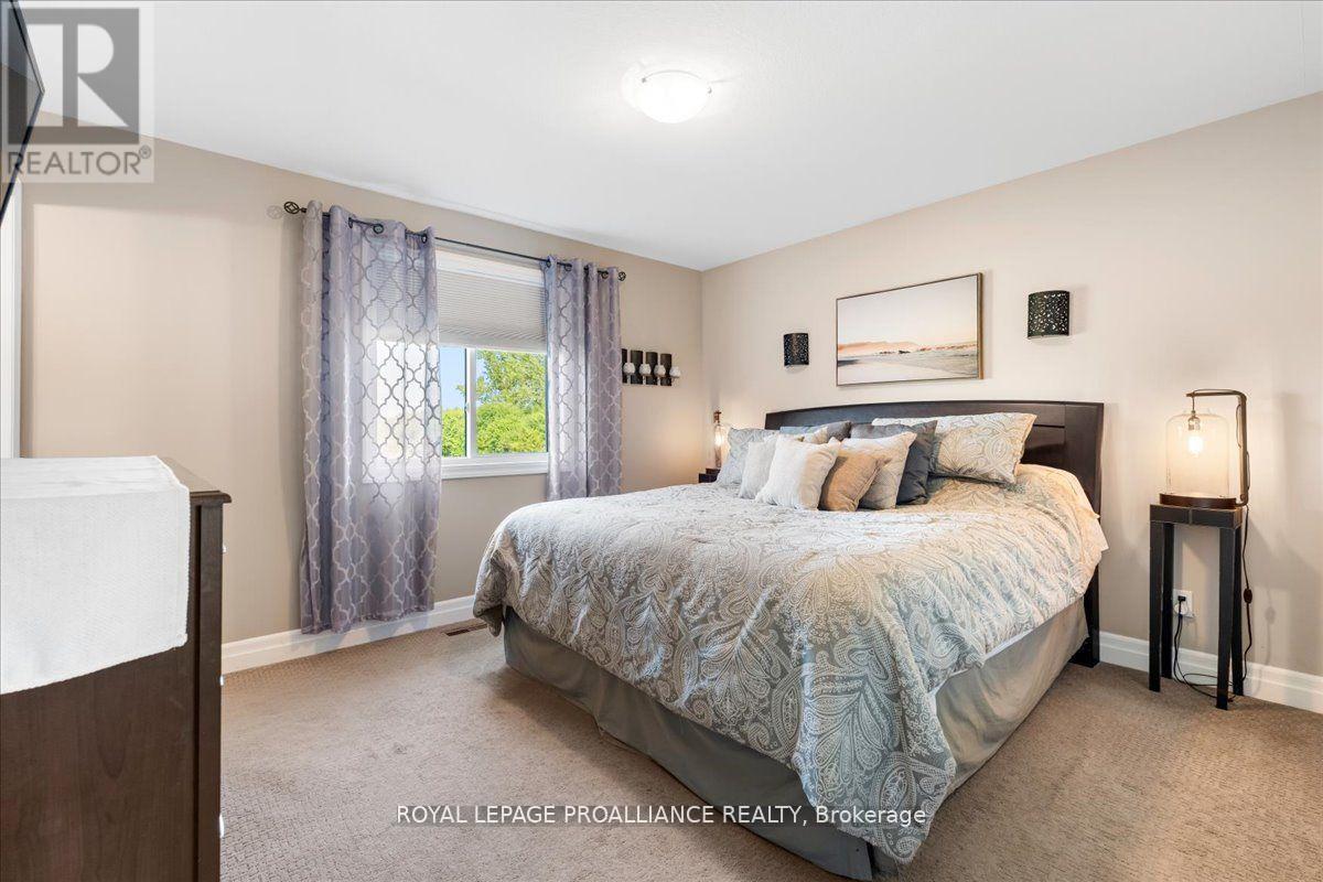 20846 Loyalist Parkway, Prince Edward County, Ontario  K0K 1T0 - Photo 22 - X12400343