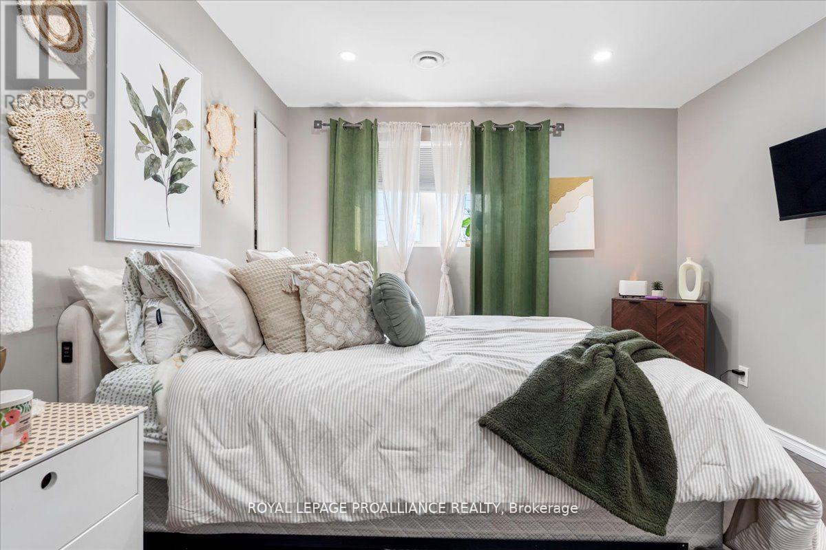 20846 Loyalist Parkway, Prince Edward County, Ontario  K0K 1T0 - Photo 32 - X12400343