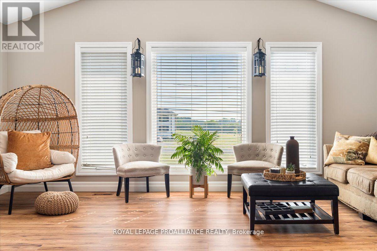 20846 Loyalist Parkway, Prince Edward County, Ontario  K0K 1T0 - Photo 7 - X12400343