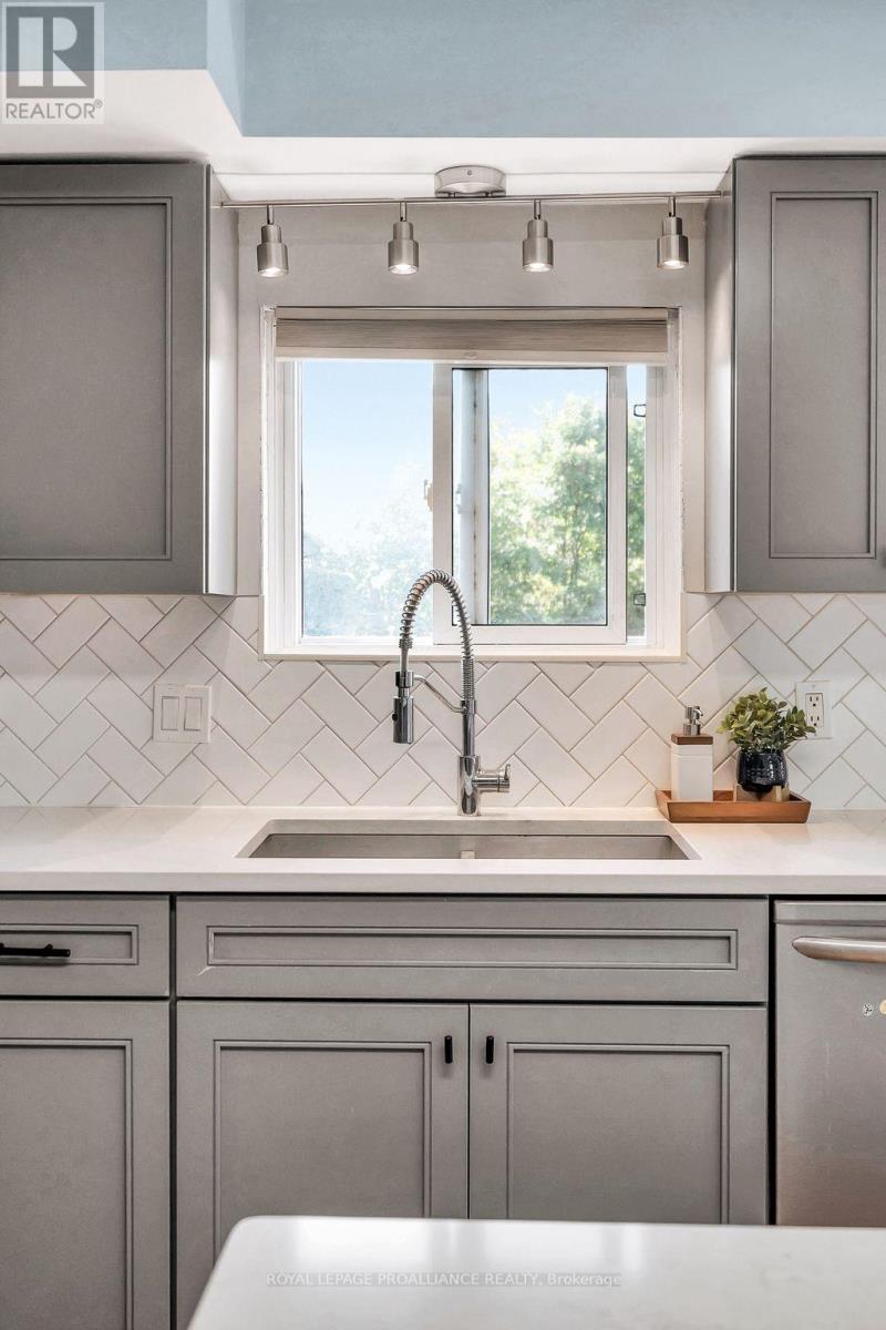 Lorem Ipsum Dolor, Quinte West, Ontario  K8V  - Photo 17 - DEMO28855354