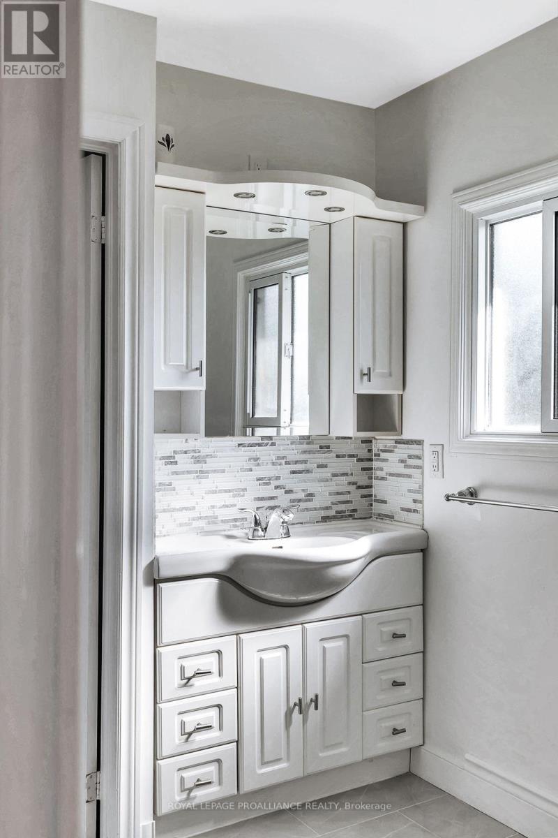 Lorem Ipsum Dolor, Quinte West, Ontario  K8V  - Photo 27 - DEMO28855354