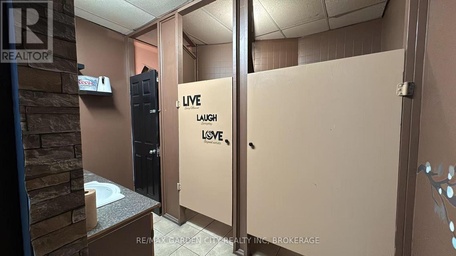 4 - 455 Merritt Street, St. Catharines, Ontario  L2P 1P2 - Photo 20 - X12400285