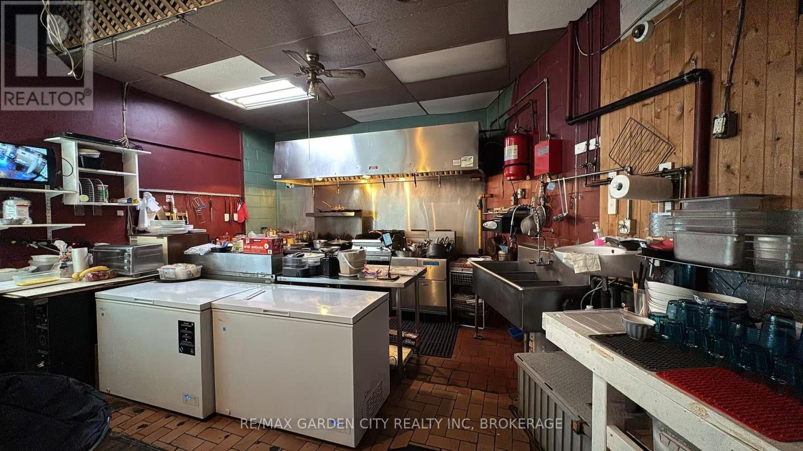 4 - 455 Merritt Street, St. Catharines, Ontario  L2P 1P2 - Photo 3 - X12400285