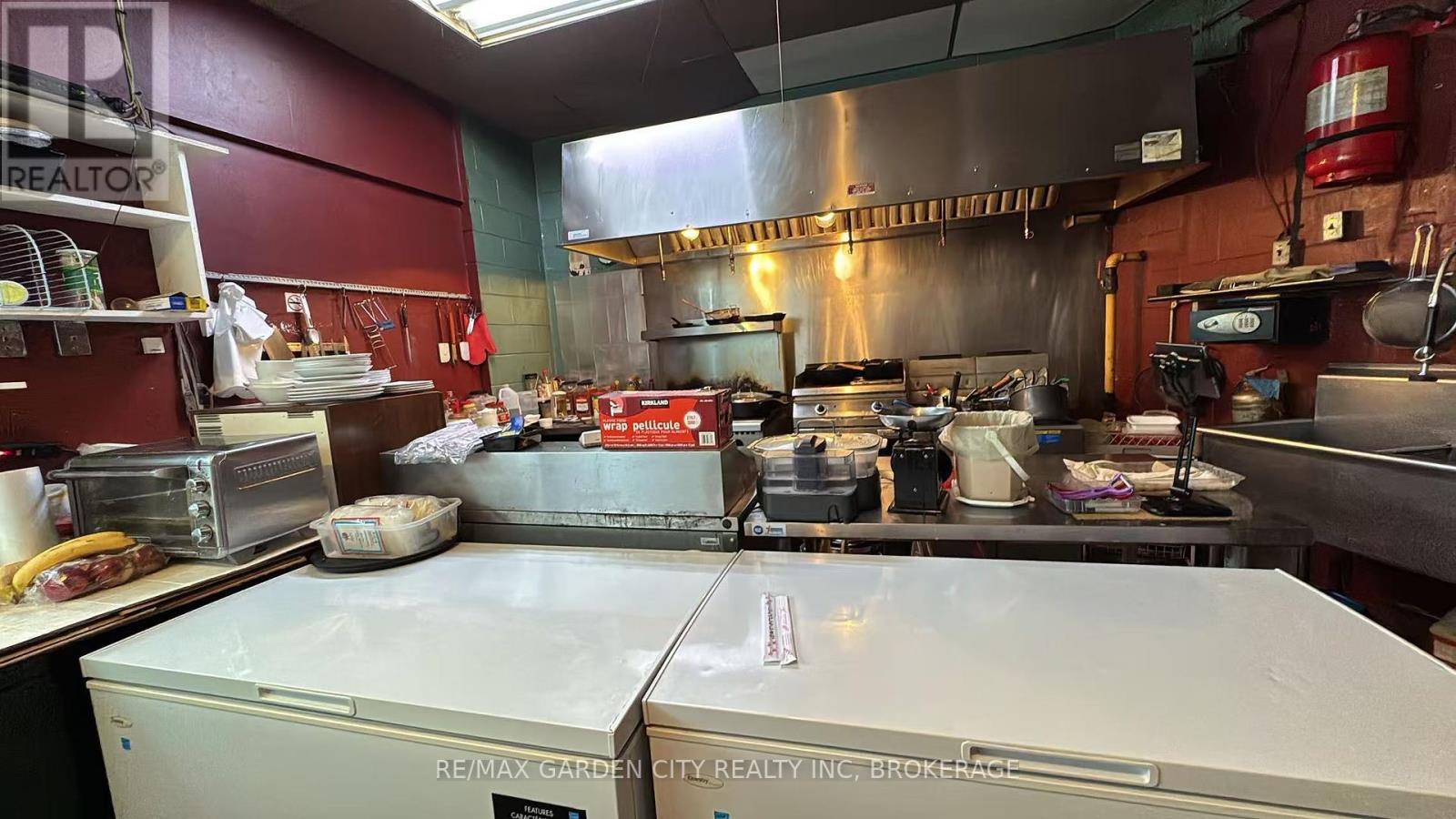 4 - 455 Merritt Street, St. Catharines, Ontario  L2P 1P2 - Photo 4 - X12400285