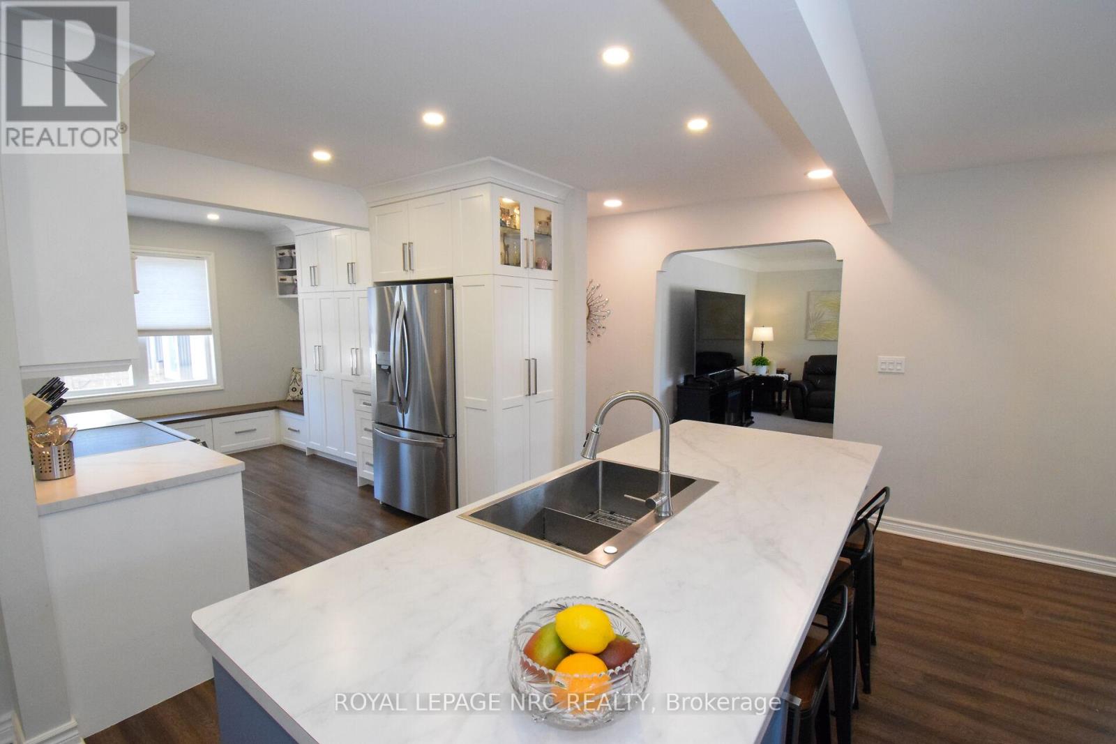 128 Haig Street, St. Catharines, Ontario  L2R 6L2 - Photo 11 - X12400337