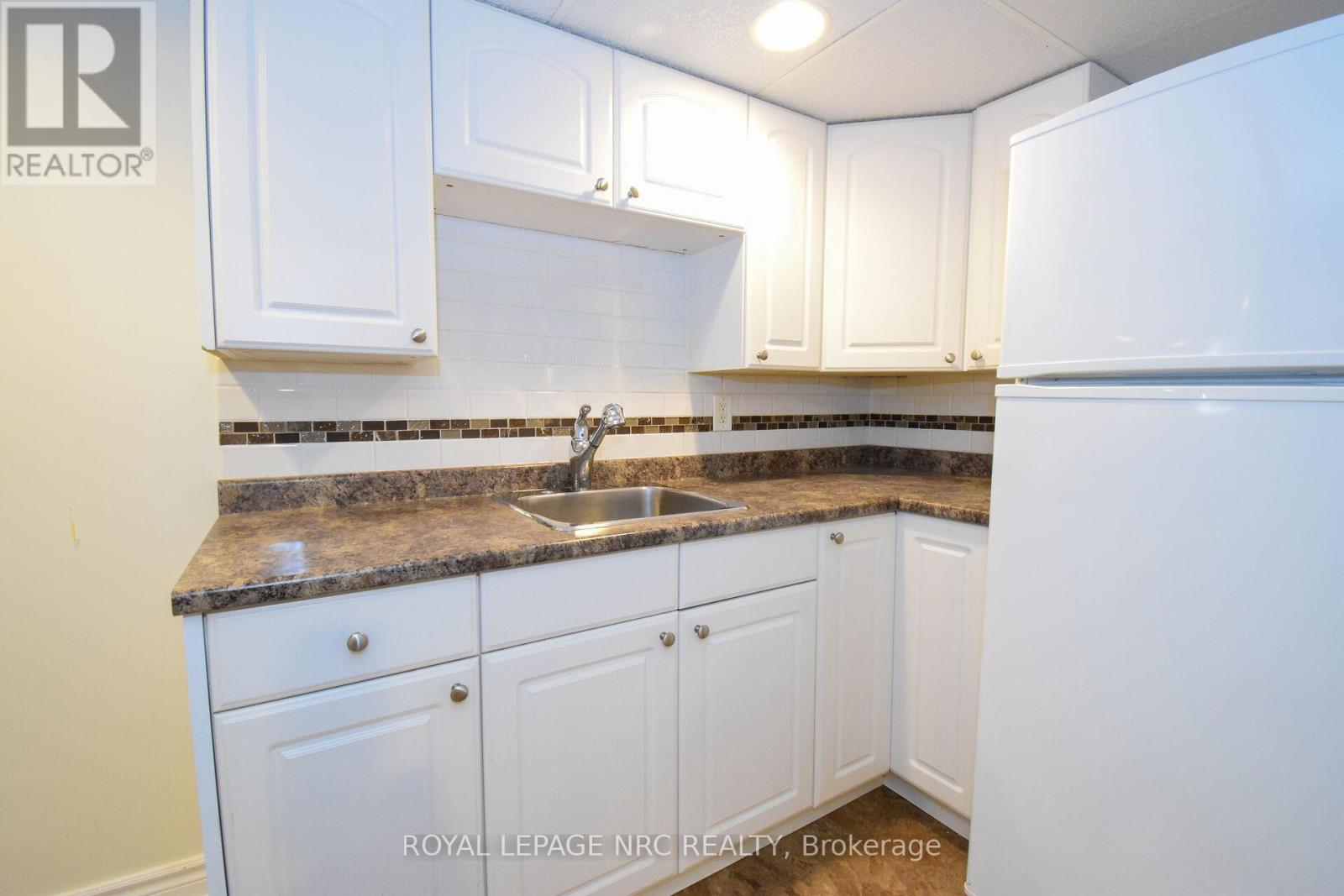 128 Haig Street, St. Catharines, Ontario  L2R 6L2 - Photo 36 - X12400337
