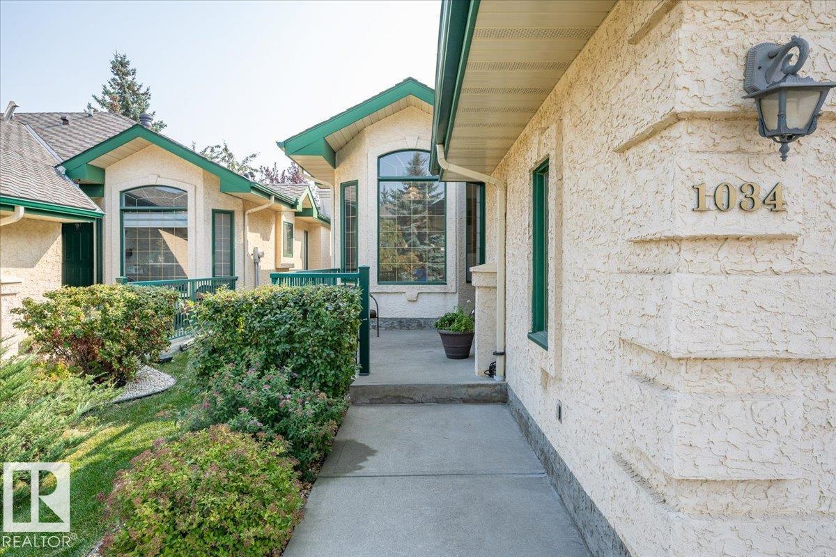 1034 Carter Crest Rd Nw, Edmonton, Alberta  T6R 2K2 - Photo 2 - E4457486