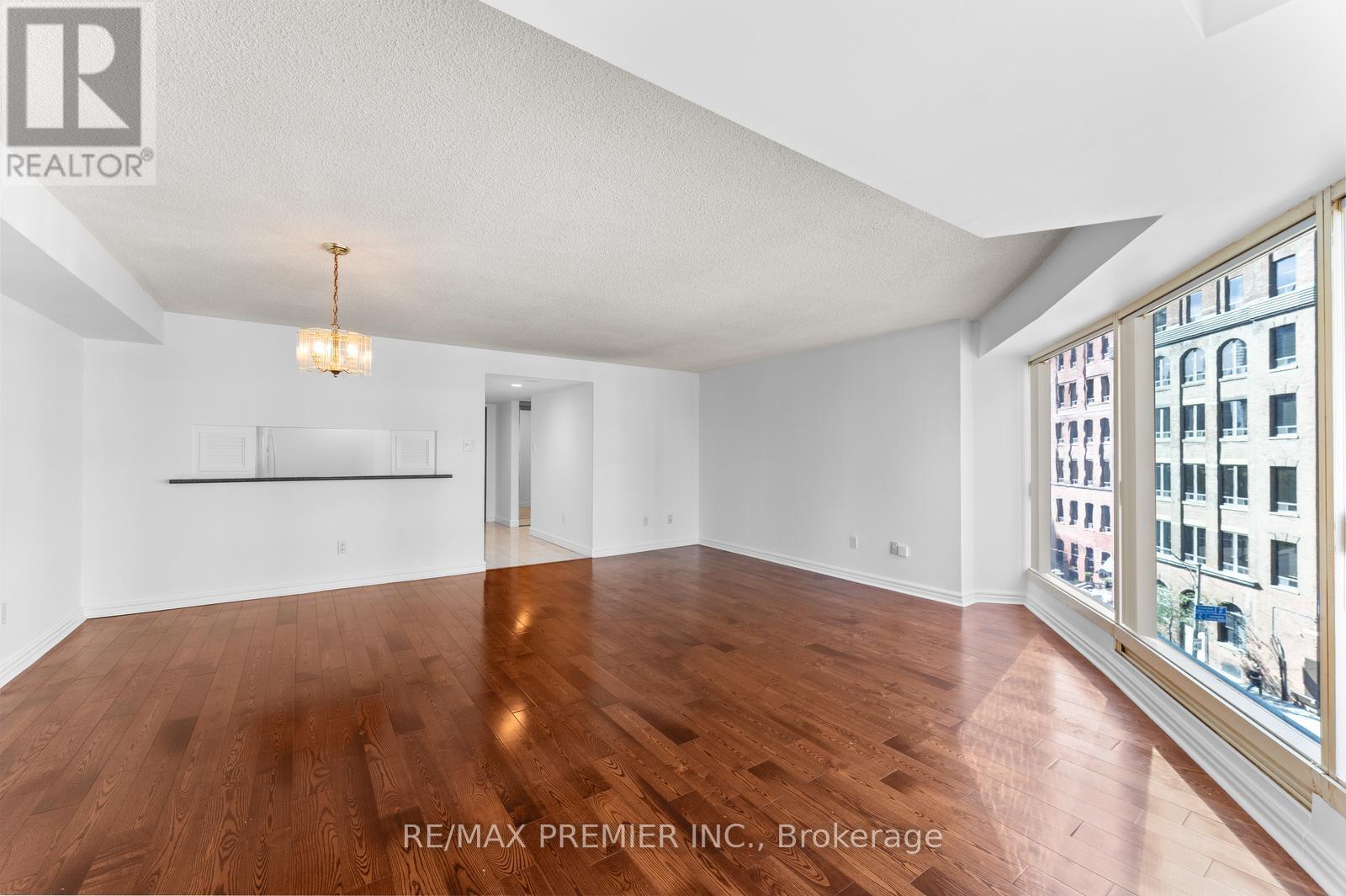 502 - 33 University Avenue, Toronto, Ontario  M5J 2S7 - Photo 11 - C12400133