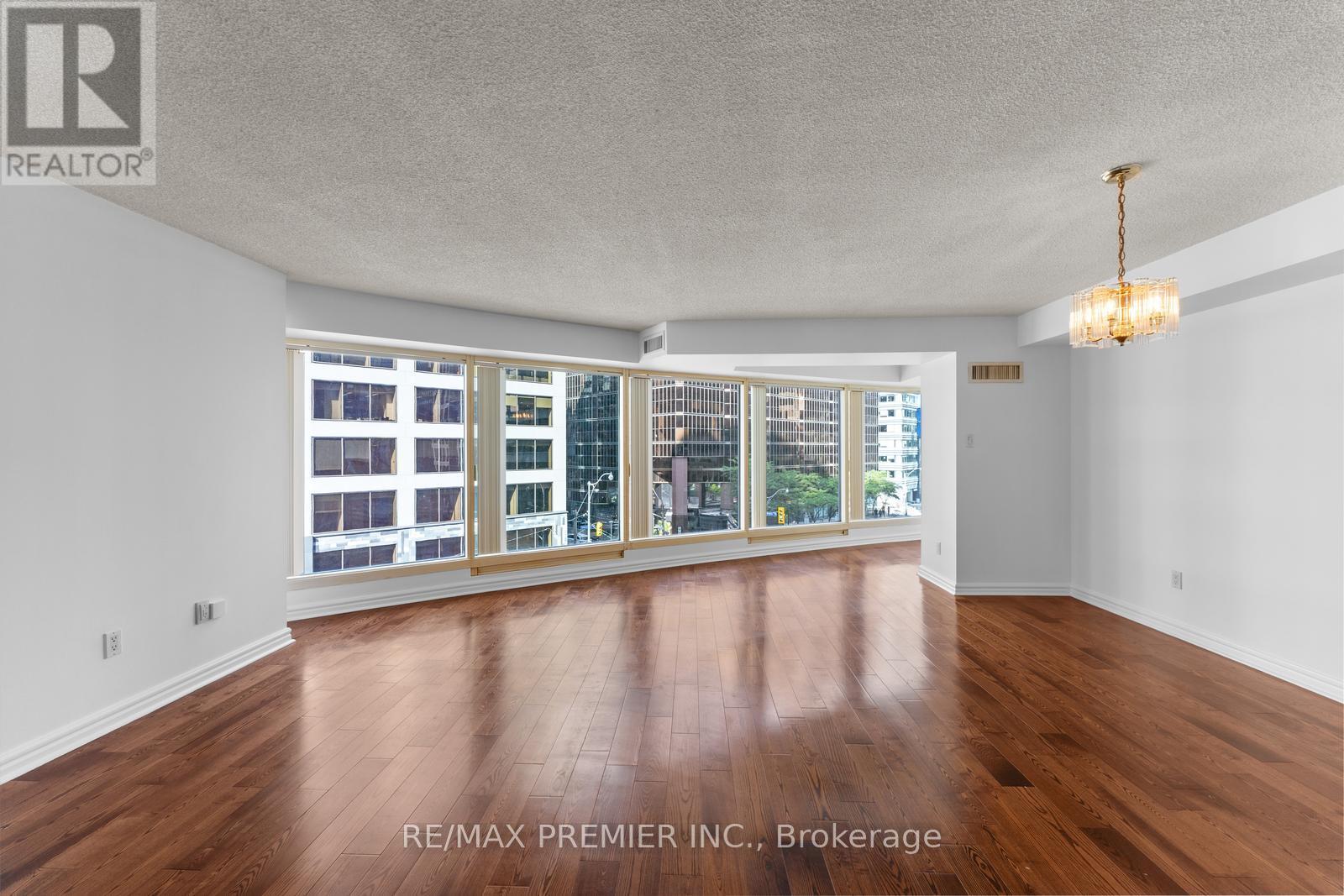 502 - 33 University Avenue, Toronto, Ontario  M5J 2S7 - Photo 12 - C12400133