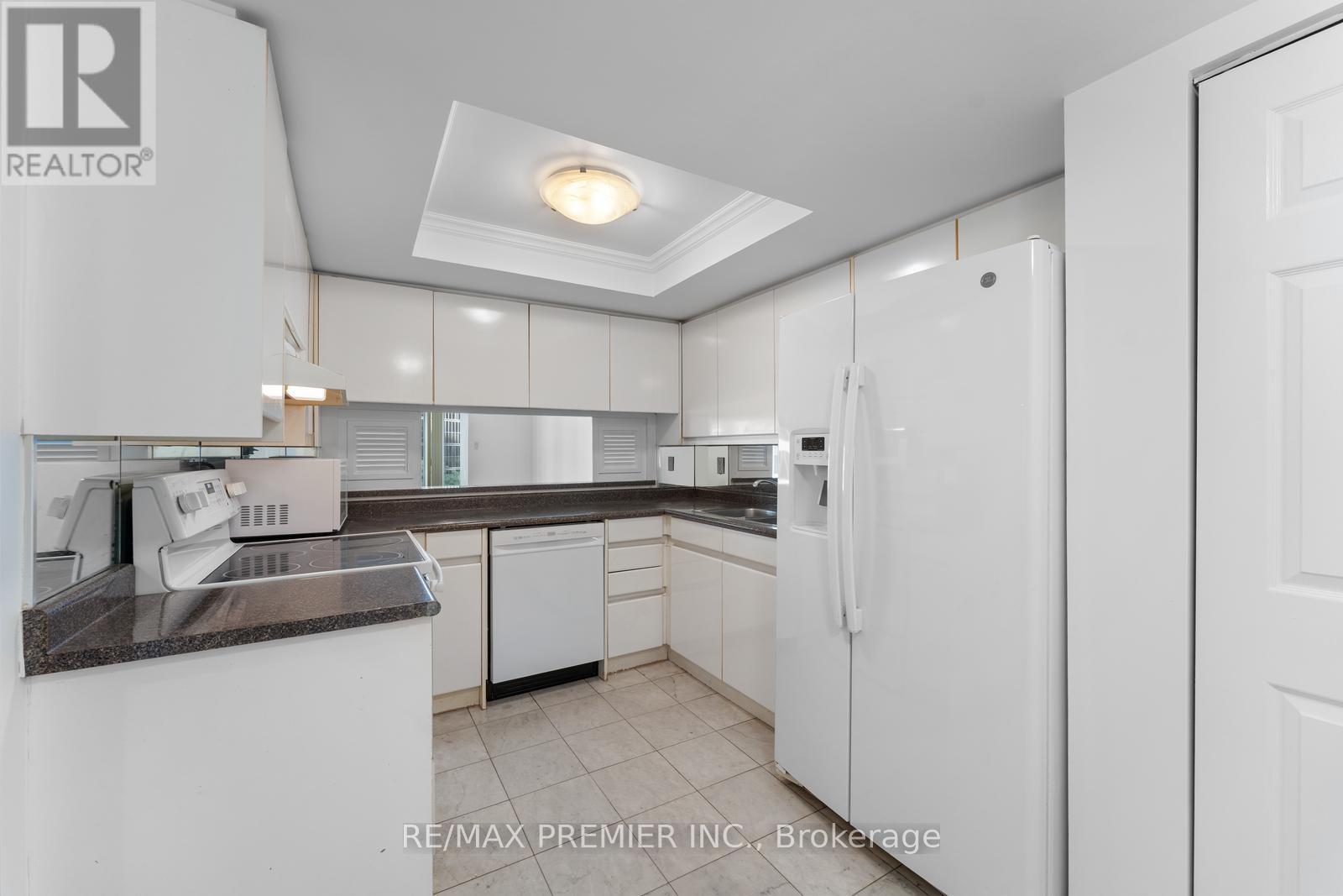 502 - 33 University Avenue, Toronto, Ontario  M5J 2S7 - Photo 13 - C12400133