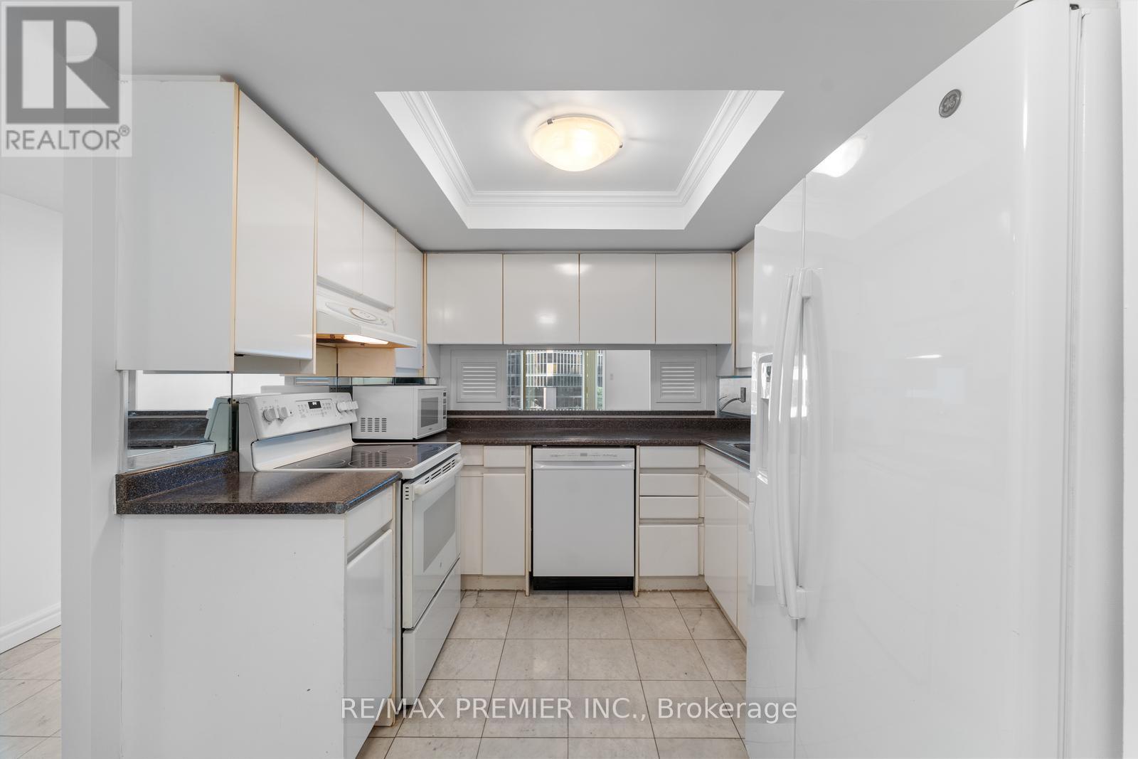 502 - 33 University Avenue, Toronto, Ontario  M5J 2S7 - Photo 15 - C12400133