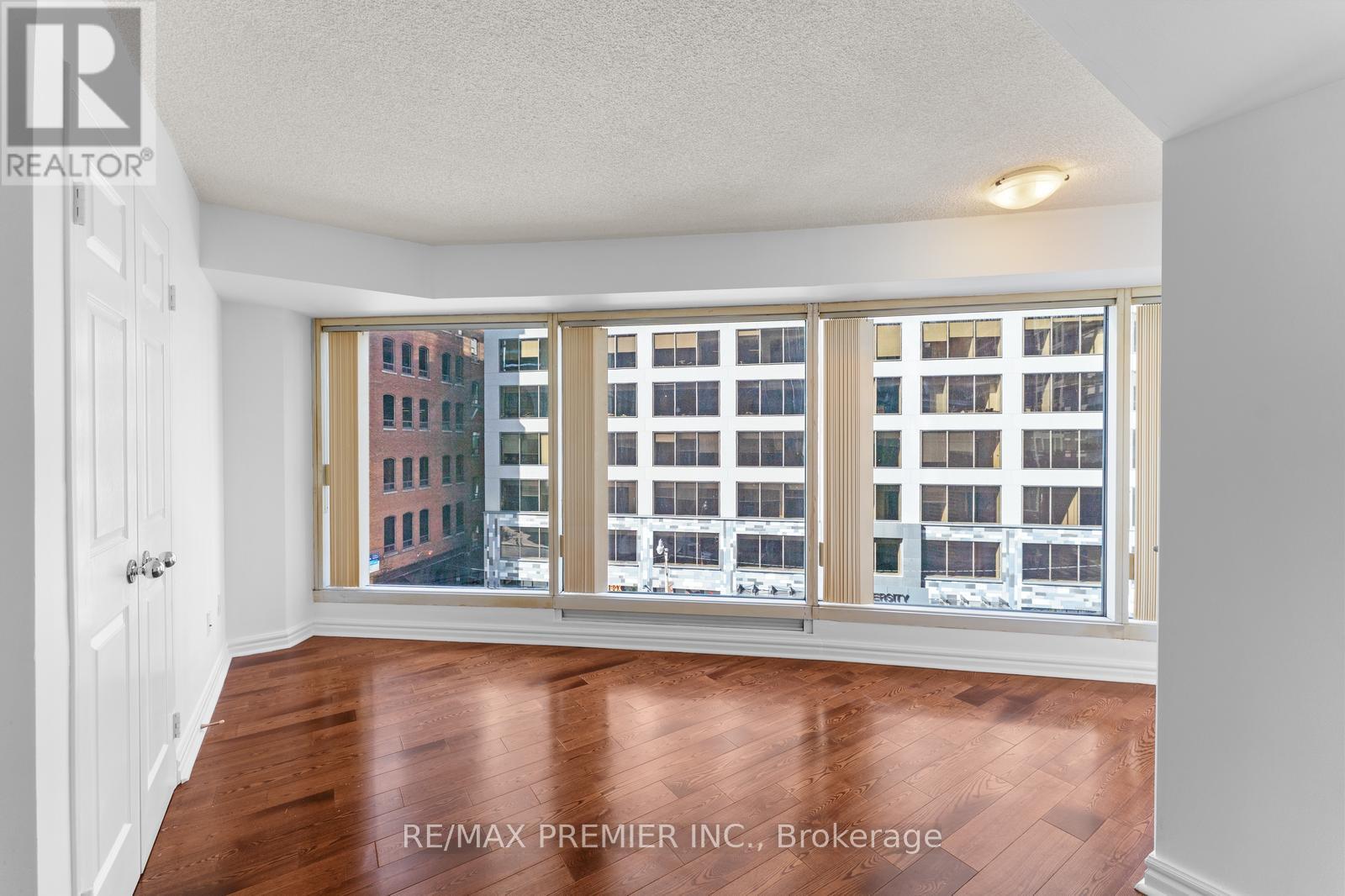 502 - 33 University Avenue, Toronto, Ontario  M5J 2S7 - Photo 20 - C12400133