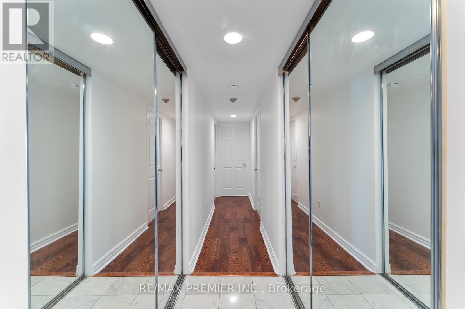 502 - 33 University Avenue, Toronto, Ontario  M5J 2S7 - Photo 7 - C12400133