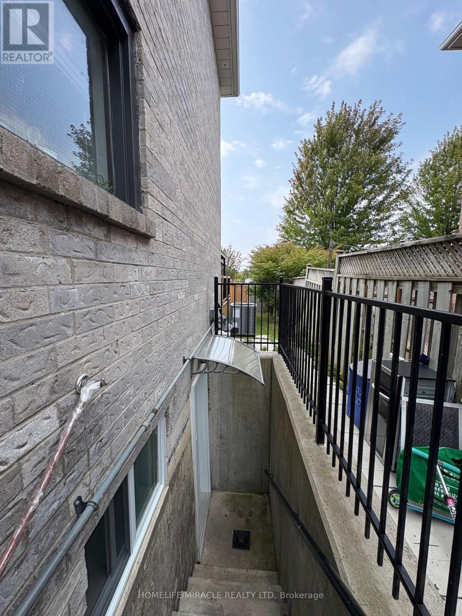 922 Snowbird Street, Oshawa, Ontario  L1J 8J8 - Photo 22 - E12376170