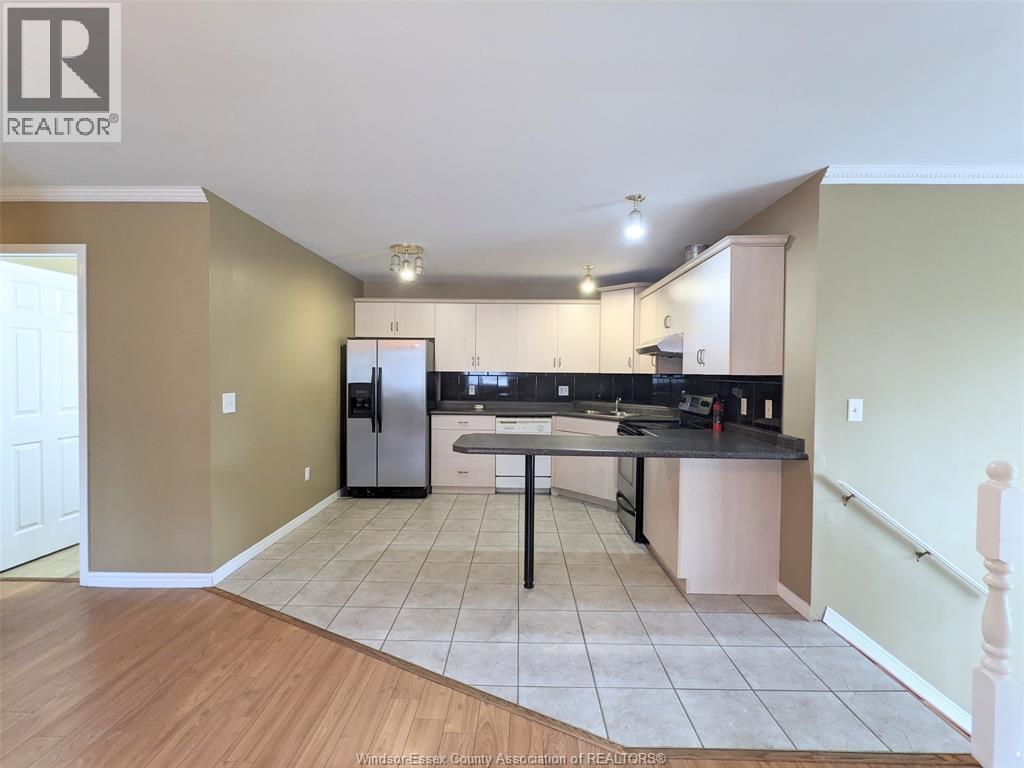 435 Merrill, Lasalle, Ontario  N9J 3R2 - Photo 6 - 25023261