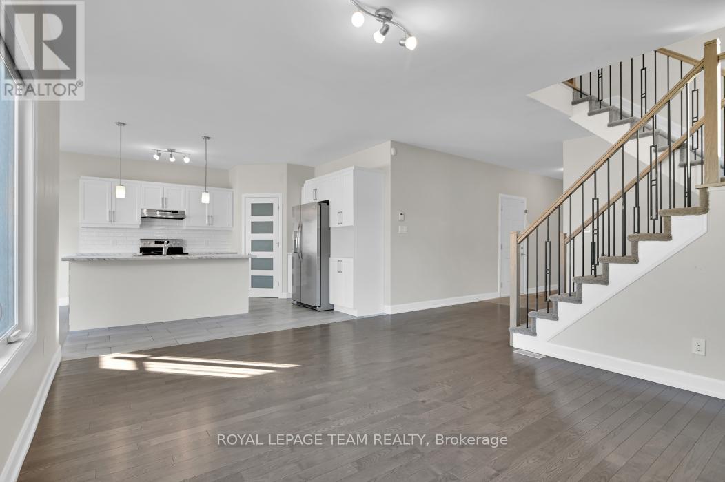 69 Duncanville Street, Russell, Ontario  K4R 0E9 - Photo 12 - X12398351