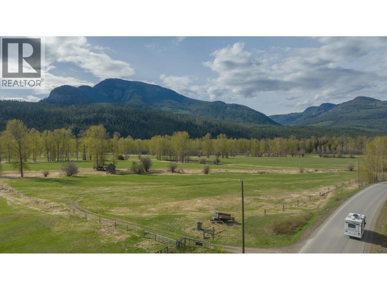 3022 Mabel Lake Road, Lumby, British Columbia  V0E 2G6 - Photo 18 - 10362740
