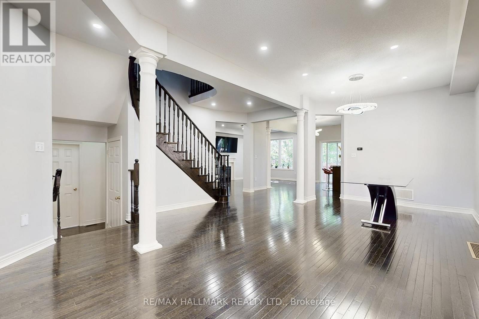 Property at 133 AIKENHEAD AVENUE image 5