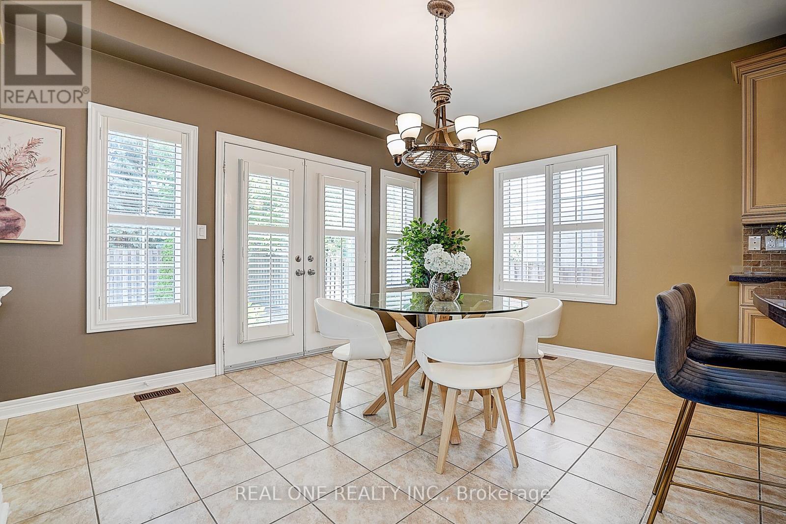 42 Donzi Lane, Vaughan, Ontario  L6A 0G8 - Photo 15 - N12400141