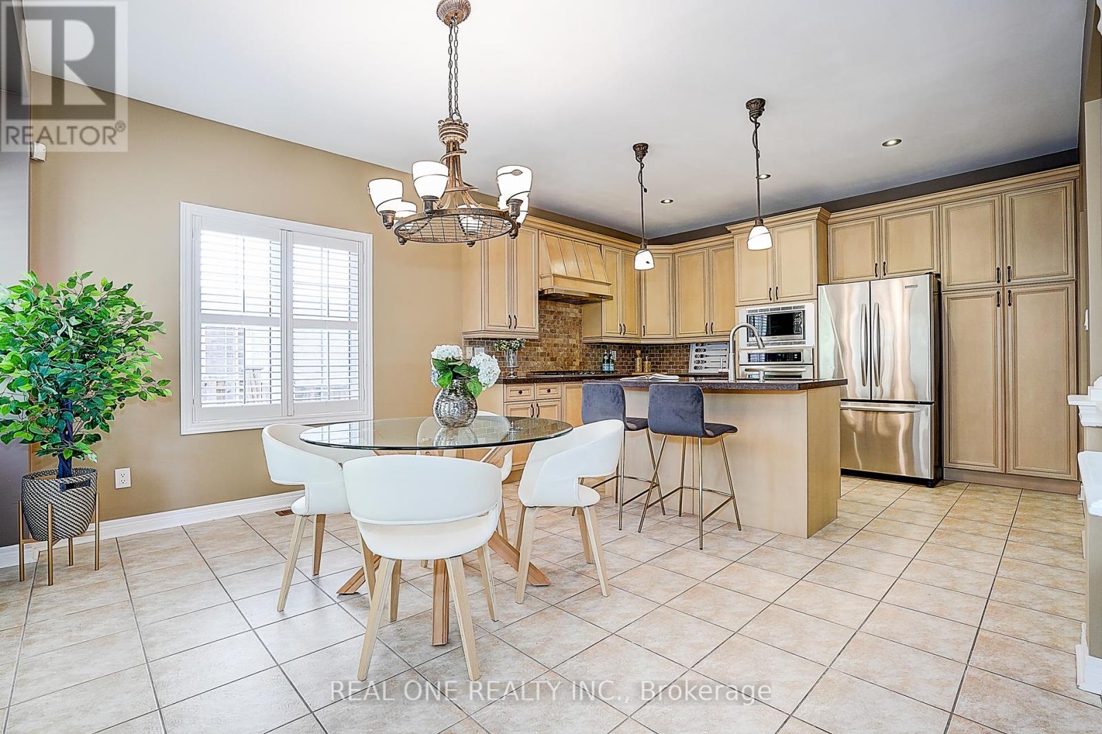 42 Donzi Lane, Vaughan, Ontario  L6A 0G8 - Photo 16 - N12400141