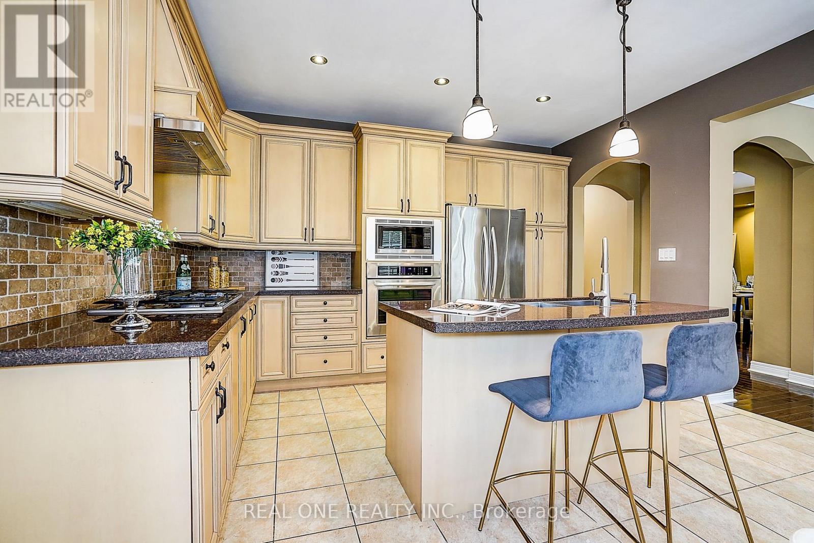 42 Donzi Lane, Vaughan, Ontario  L6A 0G8 - Photo 18 - N12400141