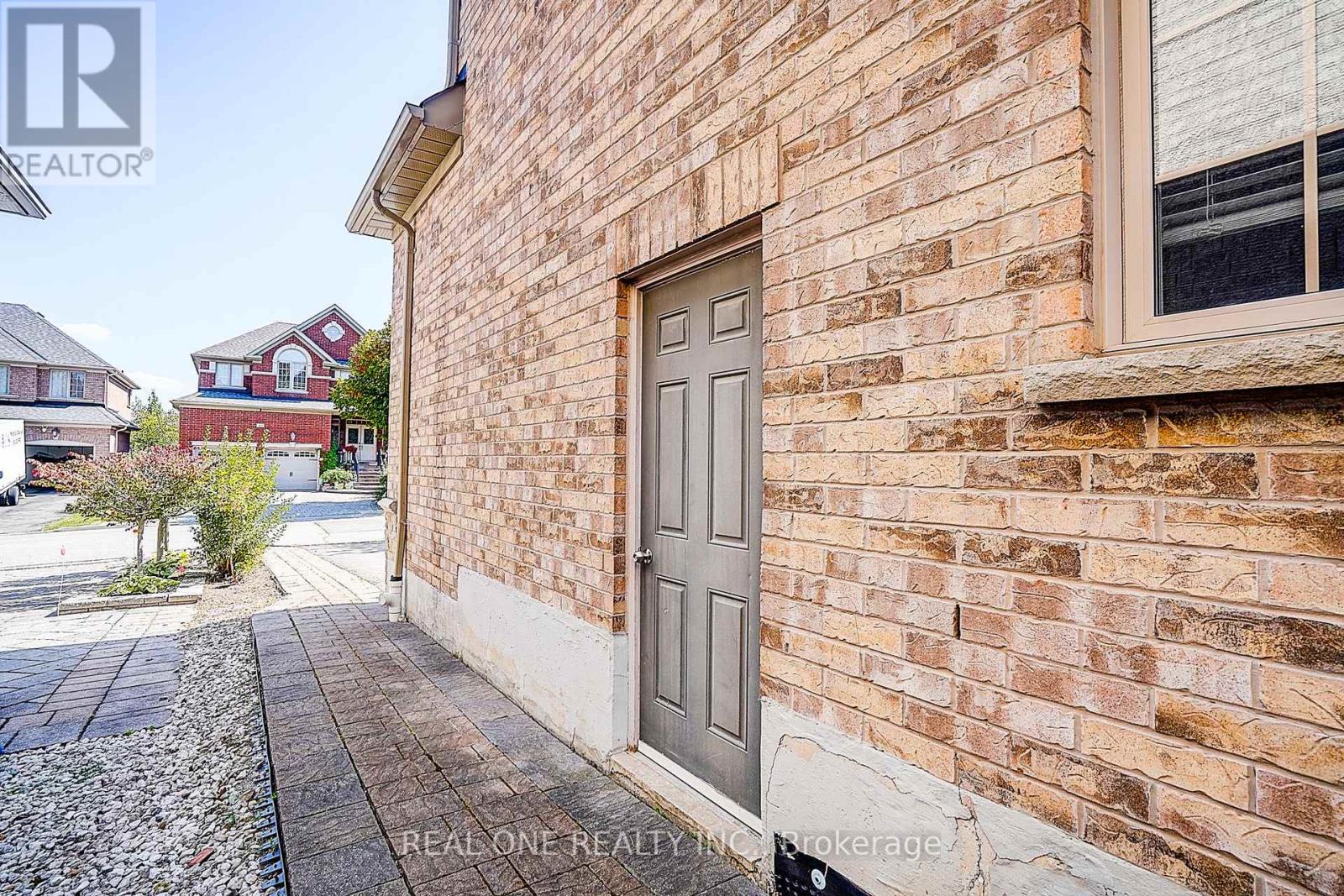 42 Donzi Lane, Vaughan, Ontario  L6A 0G8 - Photo 47 - N12400141