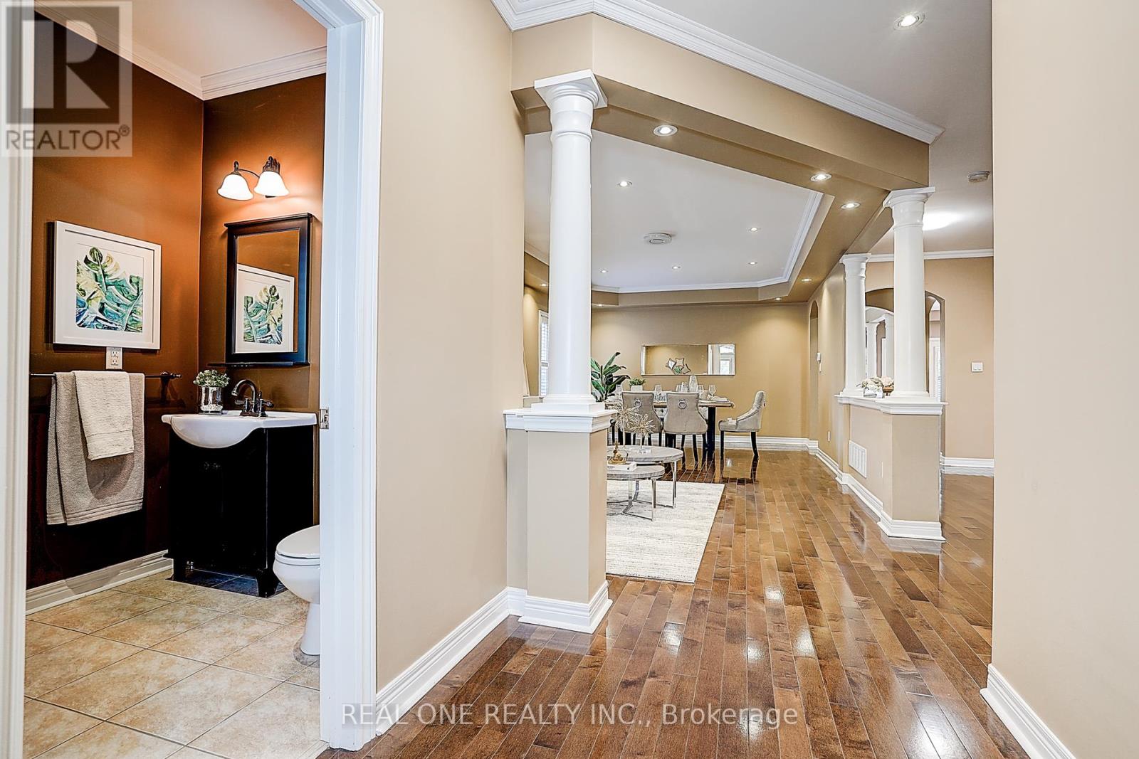 42 Donzi Lane, Vaughan, Ontario  L6A 0G8 - Photo 5 - N12400141