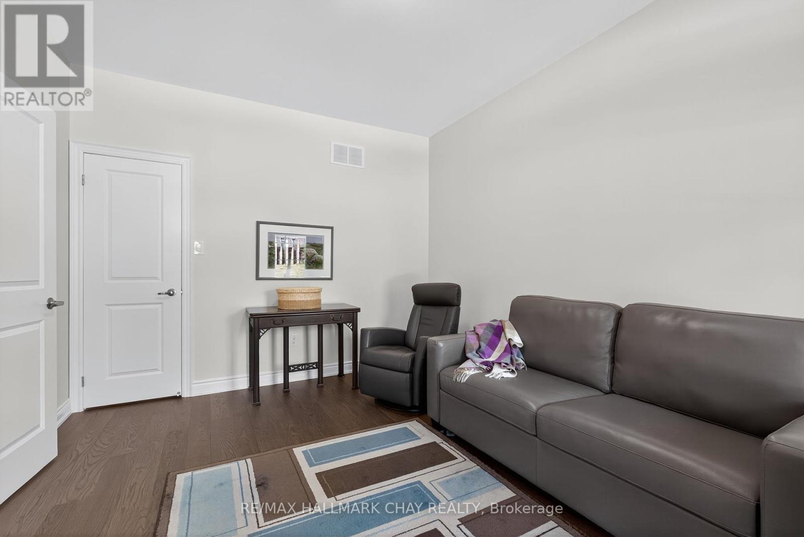 47 Victoria Street E, Innisfil, Ontario  L0L 1L0 - Photo 11 - N12400143