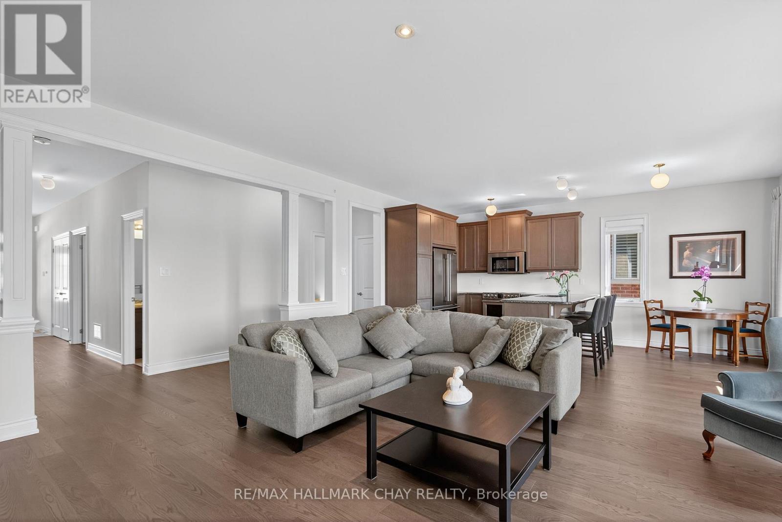47 Victoria Street E, Innisfil, Ontario  L0L 1L0 - Photo 16 - N12400143